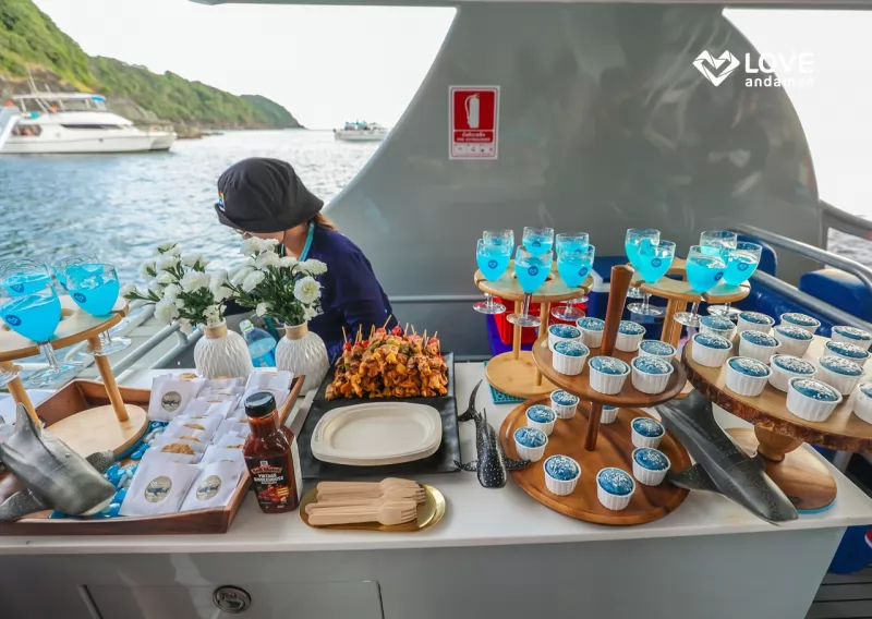 Phi Phi with Slider  + Maya Bay + Maiton Islands Sunset Tour by Speed Catamaran (whale shark)